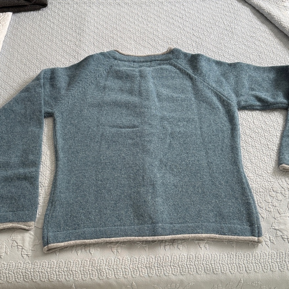 Irish made Cashmere Women's Cardigan Sweater - Picture 8 of 9